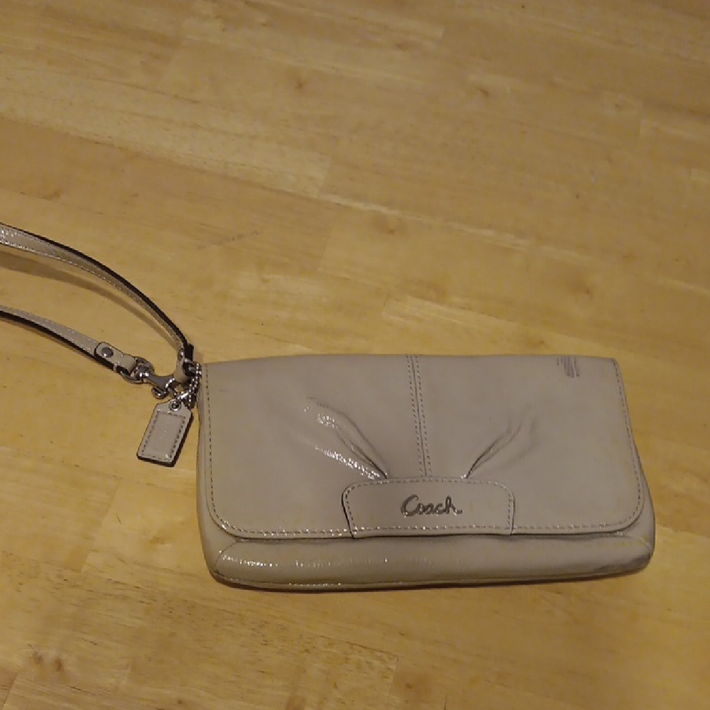 Coach Cream Leather Wristlet Clutch